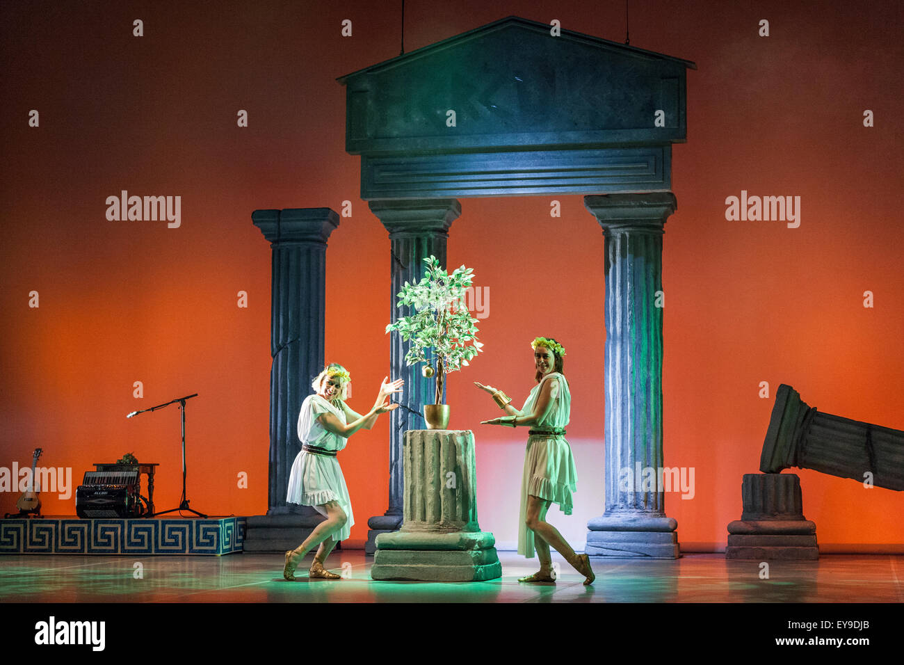 London 24. Juli 2015 - neue Art Club präsentiert Hercules auf der Sadler Wells Peacock Theatre Credit: Danilo Moroni/Alamy Live News Stockfoto