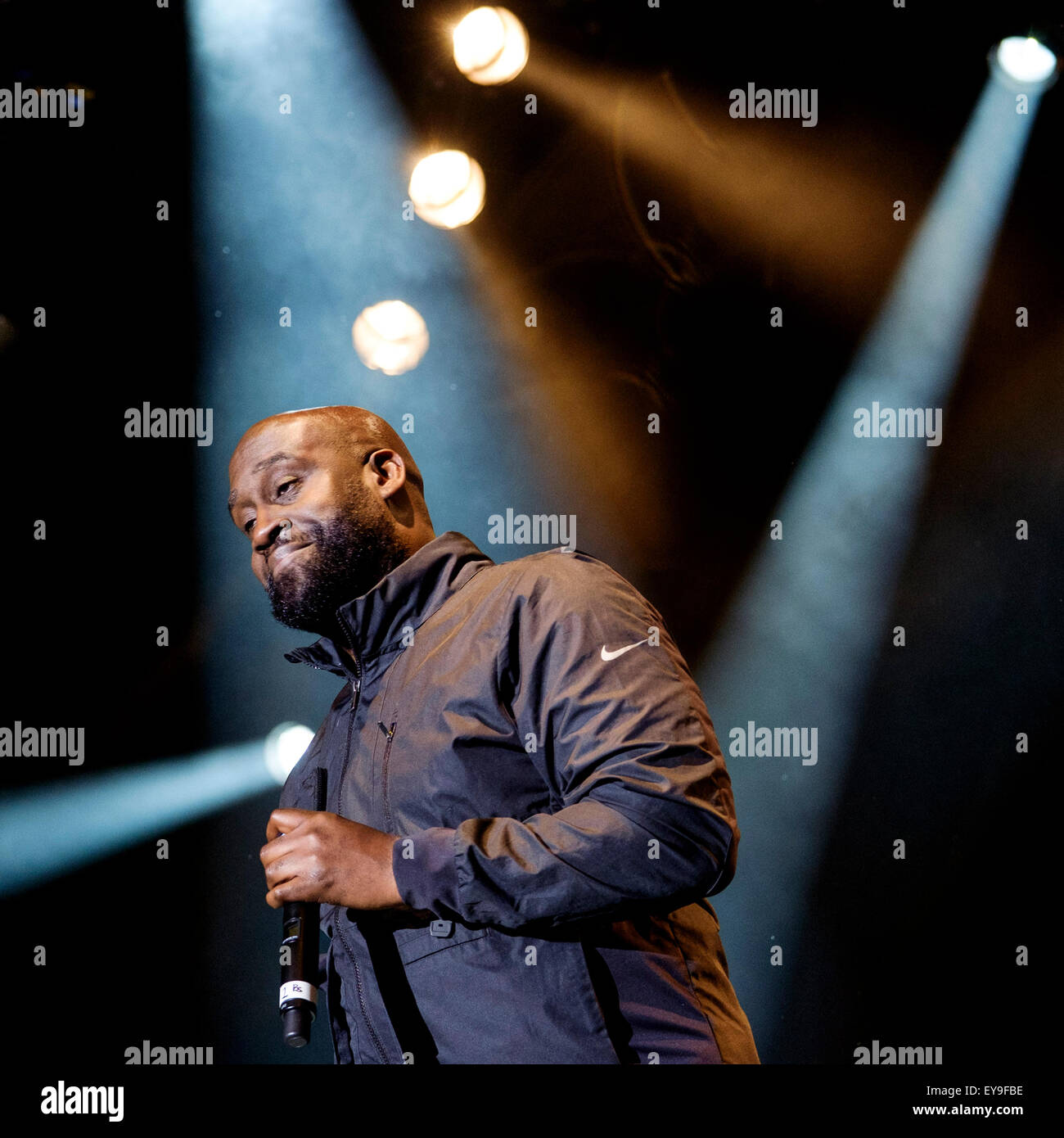 De La Soul auf der Bühne beim Festival WOMAD (World of Music, Arts and Dance) bei Charlton Park am 24.07.2015 bei Charlton Park, Malmesbury.  Personen im Bild: Kelvin Mercer, Posdnuos, Söldner, ein Stecker, Sop Sound, Stecker Frage mich, warum. Bild von Julie Edwards/Alamy Live-Nachrichten Stockfoto