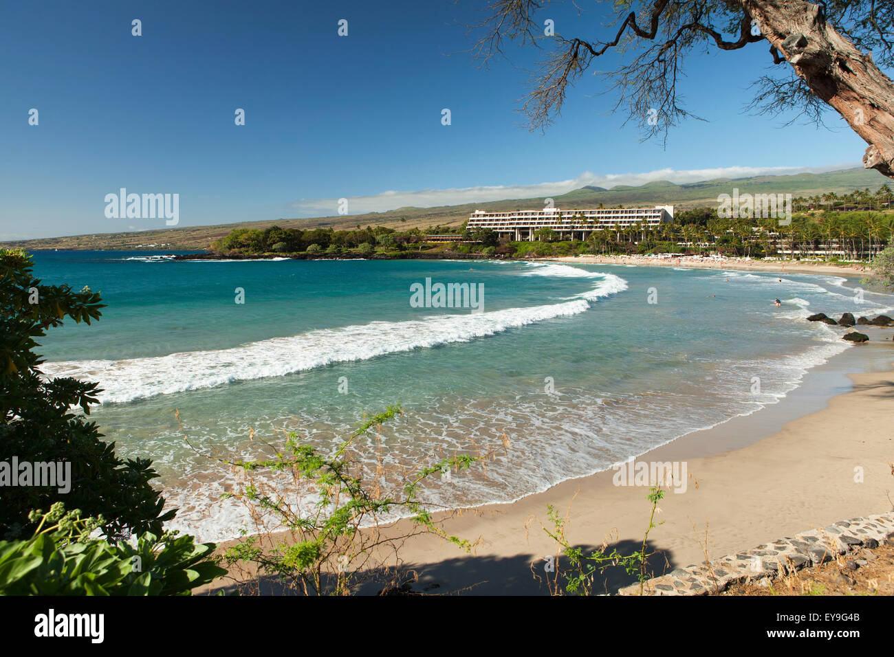 Strand vor dem Mauna Kea Beach Hotel; Insel von Hawaii, Hawaii, Vereinigte Staaten von Amerika Stockfoto