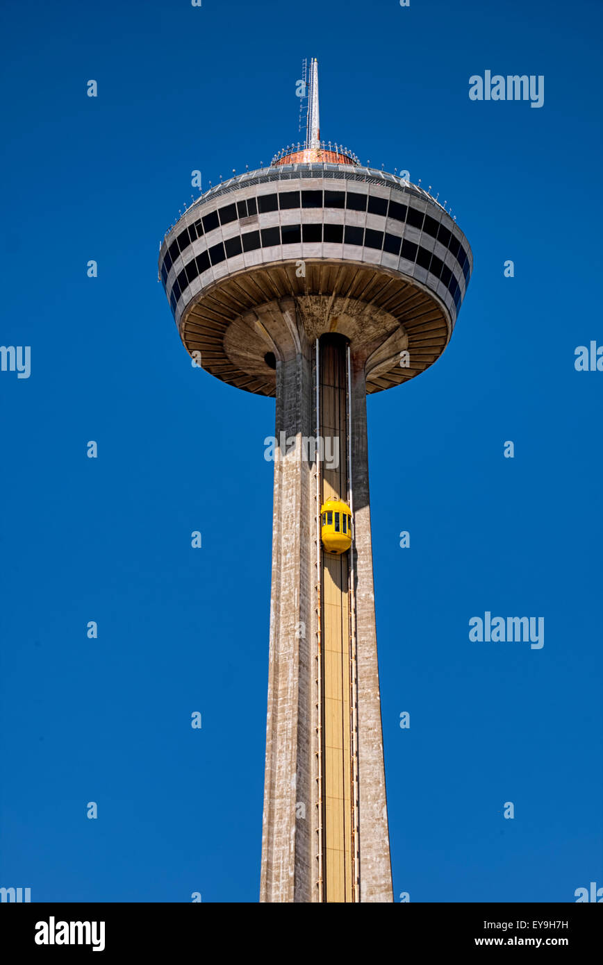 Herzlich Willkommen Sie auf der weltberühmten Skylon Tower in Niagara Falls, Kanada Stockfoto