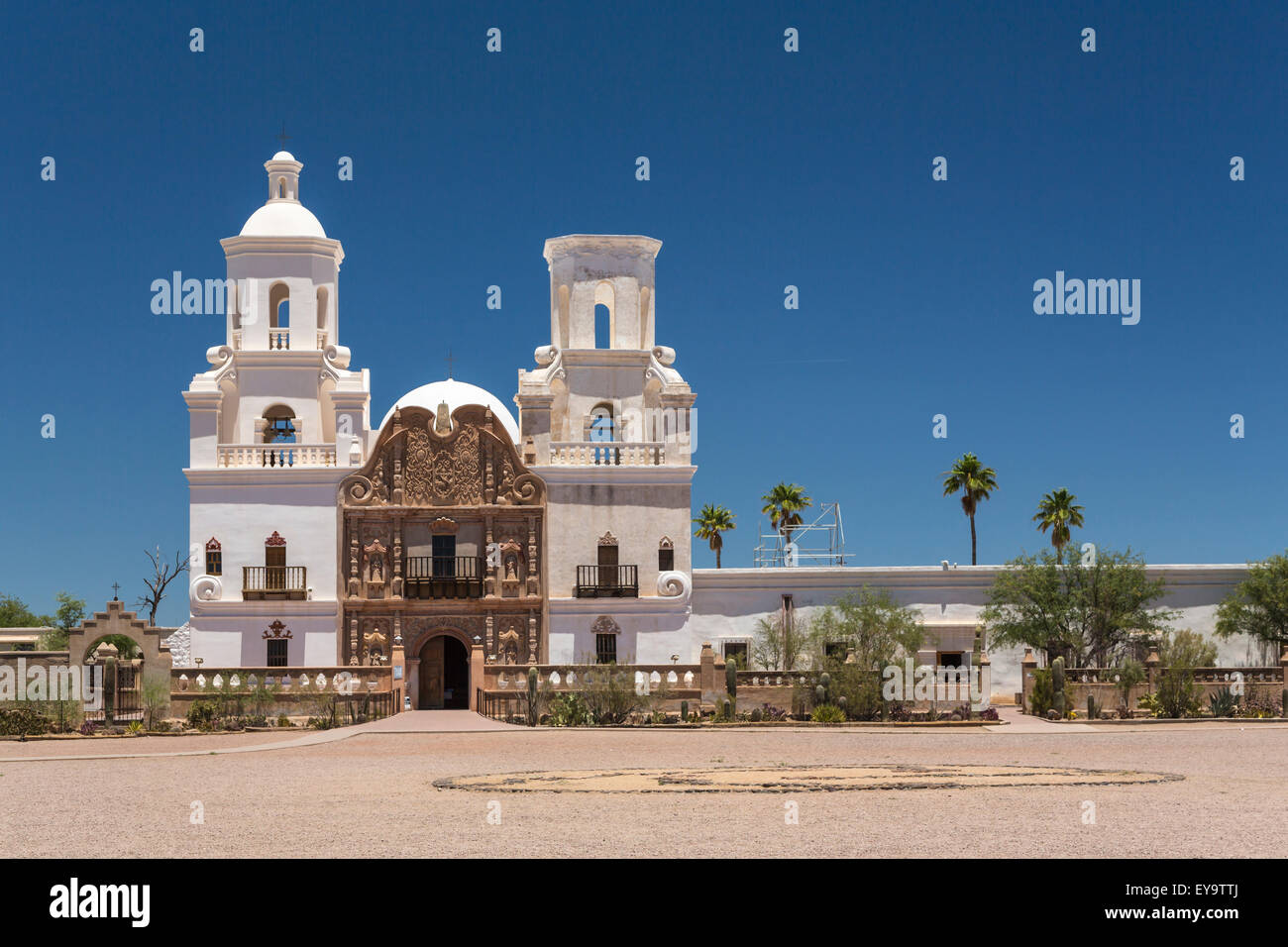 Die historische spanische Mission, San Xavier del Bac in der Nähe von Tucson, Arizona, USA. Stockfoto