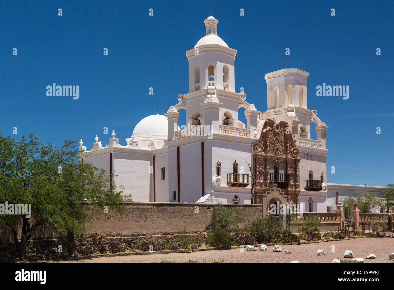 Die historische spanische Mission, San Xavier del Bac in der Nähe von Tucson, Arizona, USA. Stockfoto