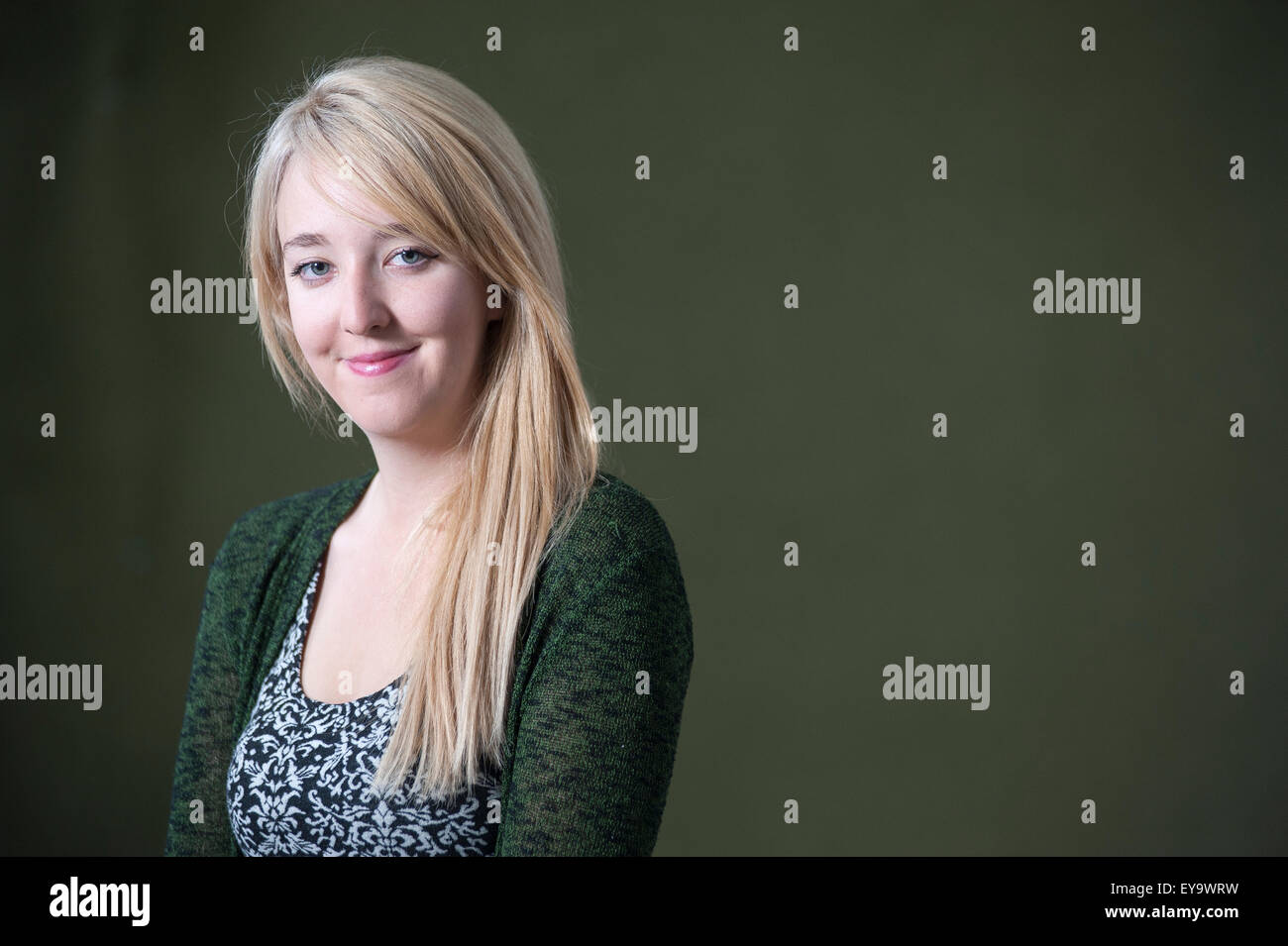 Journalist Holly Baxter, die an das Edinburgh International Book Festival. Stockfoto