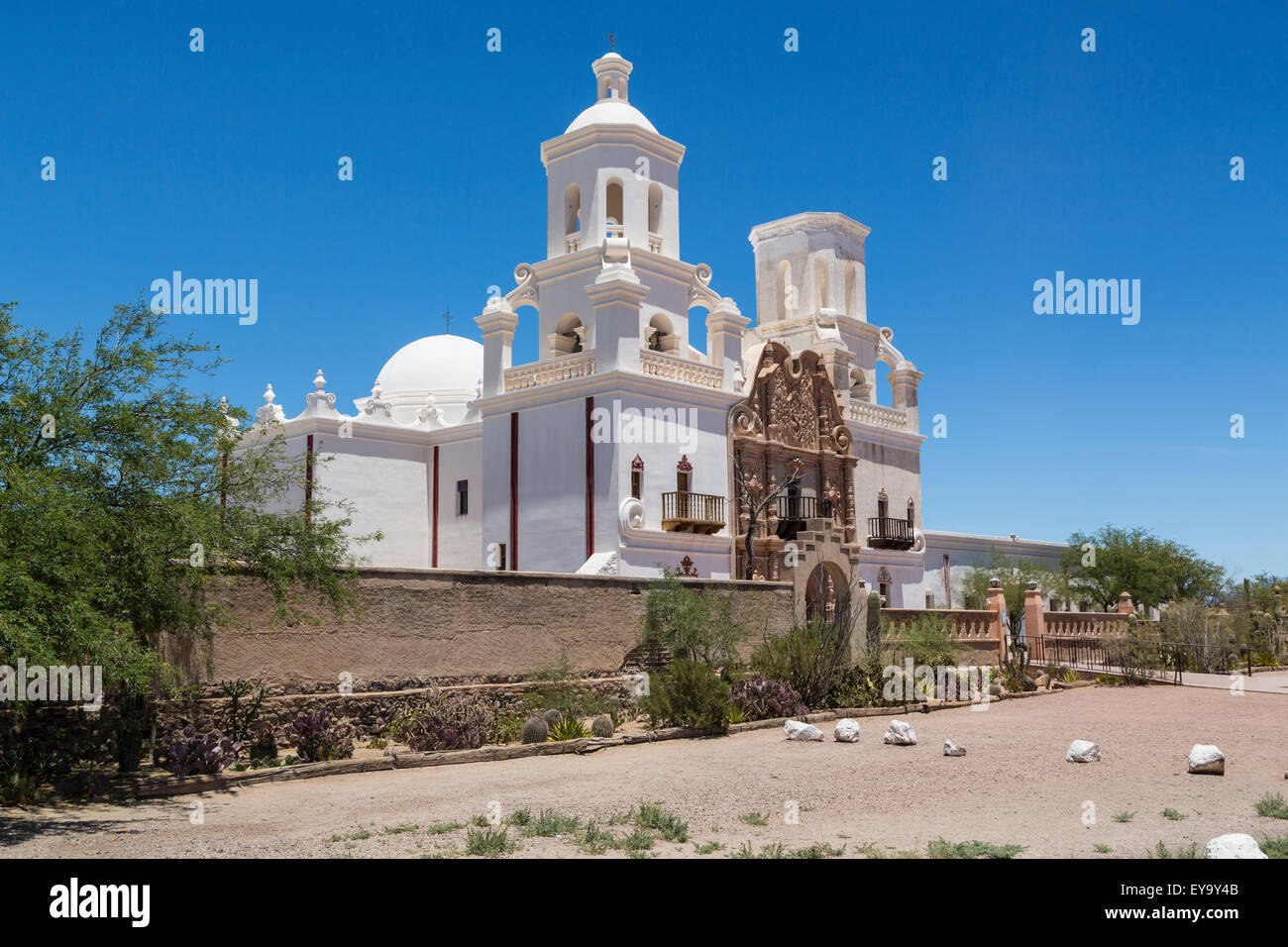 Die historische spanische Mission, San Xavier del Bac in der Nähe von Tucson, Arizona, USA. Stockfoto