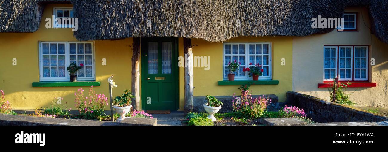 Strohgedeckte Hütte, Adare, Co Limerick, Irland Stockfoto