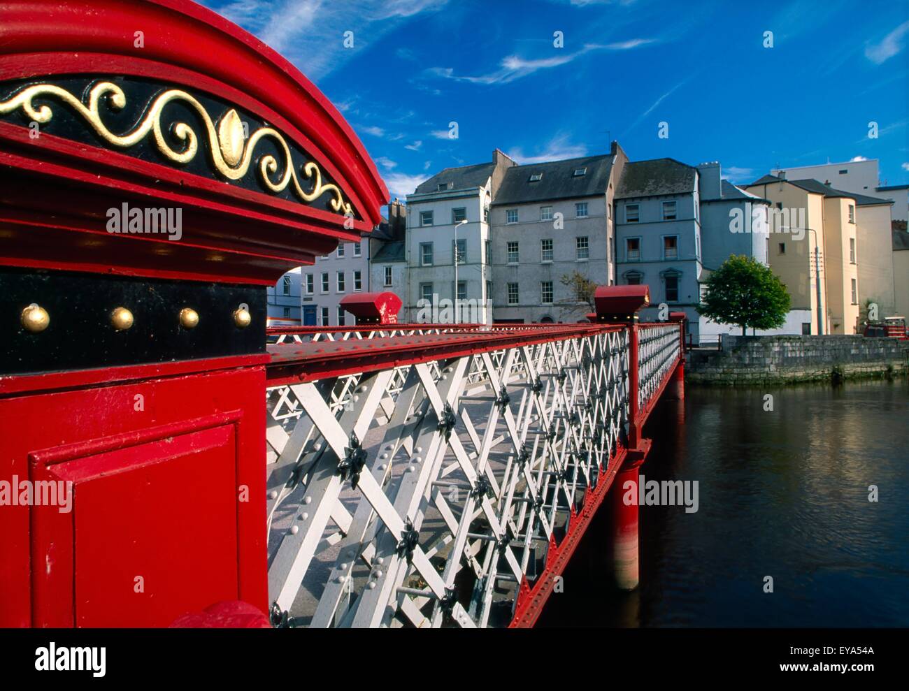 Fluss Lee, Stadt Cork, County Cork, Irland; Fußgängerbrücke Stockfoto