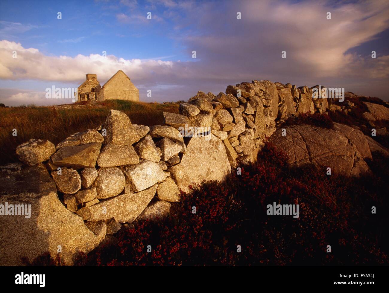 Rossaveal, Connemara, County Galway, Irland; Verlassene Hütte Stockfoto