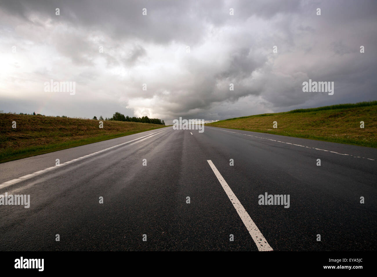 der Weg zu einem Sturm Stockfoto