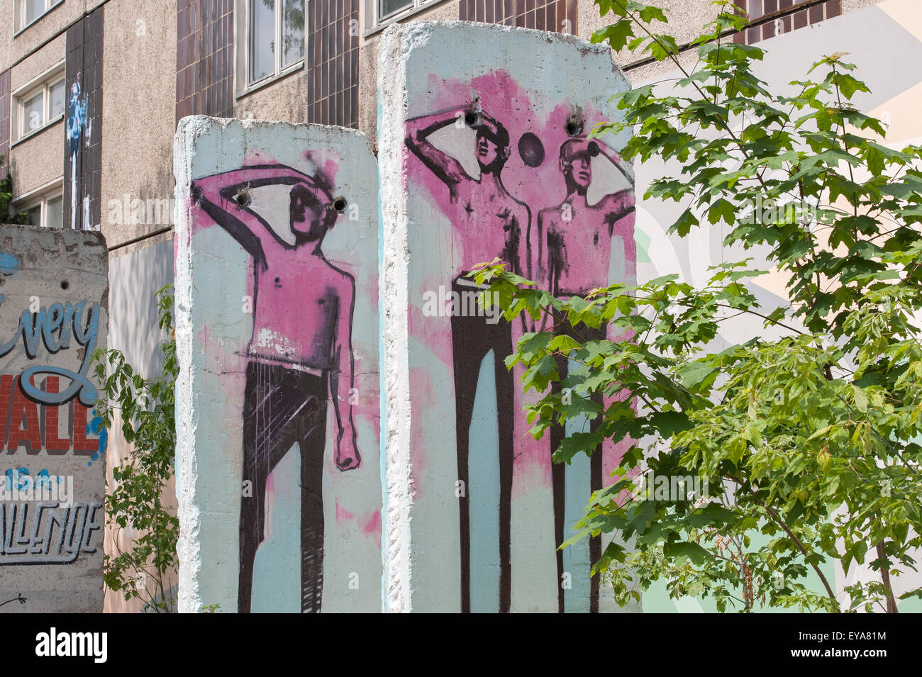 Berlin, Deutschland, Wandsegment mit Graffiti in der Köpenicker Str. In Berlin-Mitte Stockfoto