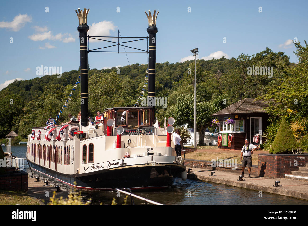 England, Themse, New Orleans Raddampfer im Hambleden Schloss Stockfoto