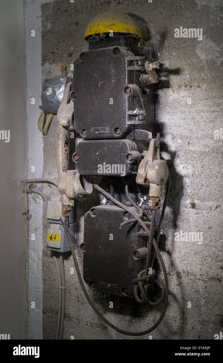Berlin, Deutschland, in den ehemaligen historischen Telefon Schiff Bunkern der DDR-Grenztruppen Stockfoto