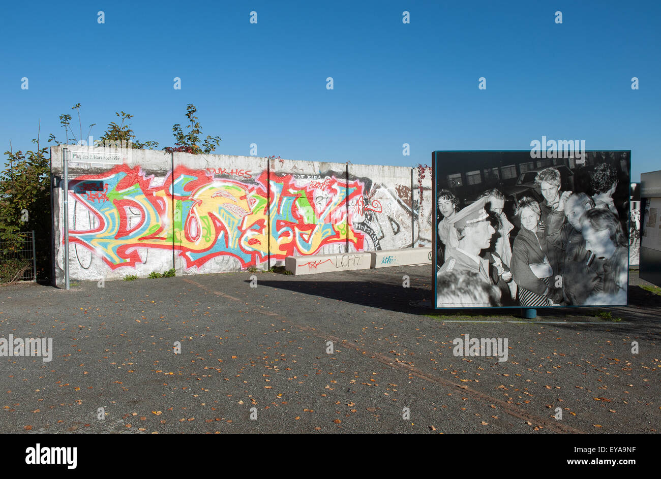 Berlin, Deutschland, Segmente der Berliner Mauer am ehemaligen Grenzübergang Bornholmer Str. Stockfoto