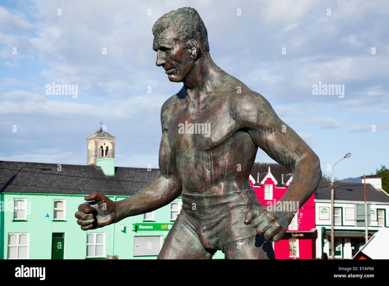 Eine Statue eines Mannes; Sneem County Kerry Irland Stockfoto