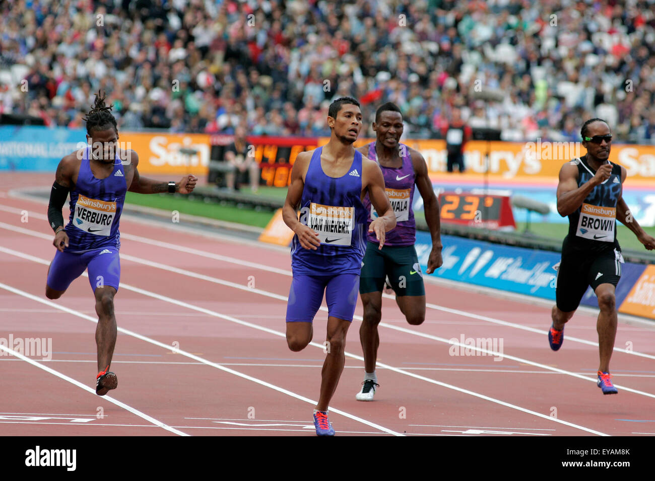 London, UK. 25. Juli 2015. Tagsüber zwei Sainsburys Jubiläum Spiele im Queen Elizabeth Olympic Park am Samstag den 25 Juli 2015Wayde gewinnt Van Niekerk (RSA) die Mens 400m in 44.63s tagsüber zwei Sainsbury Jubiläumsspiele im Queen Elizabeth Olympic Park am Samstag 25 Juli 2015 Credit: Dan Cooke/Alamy Live News Stockfoto