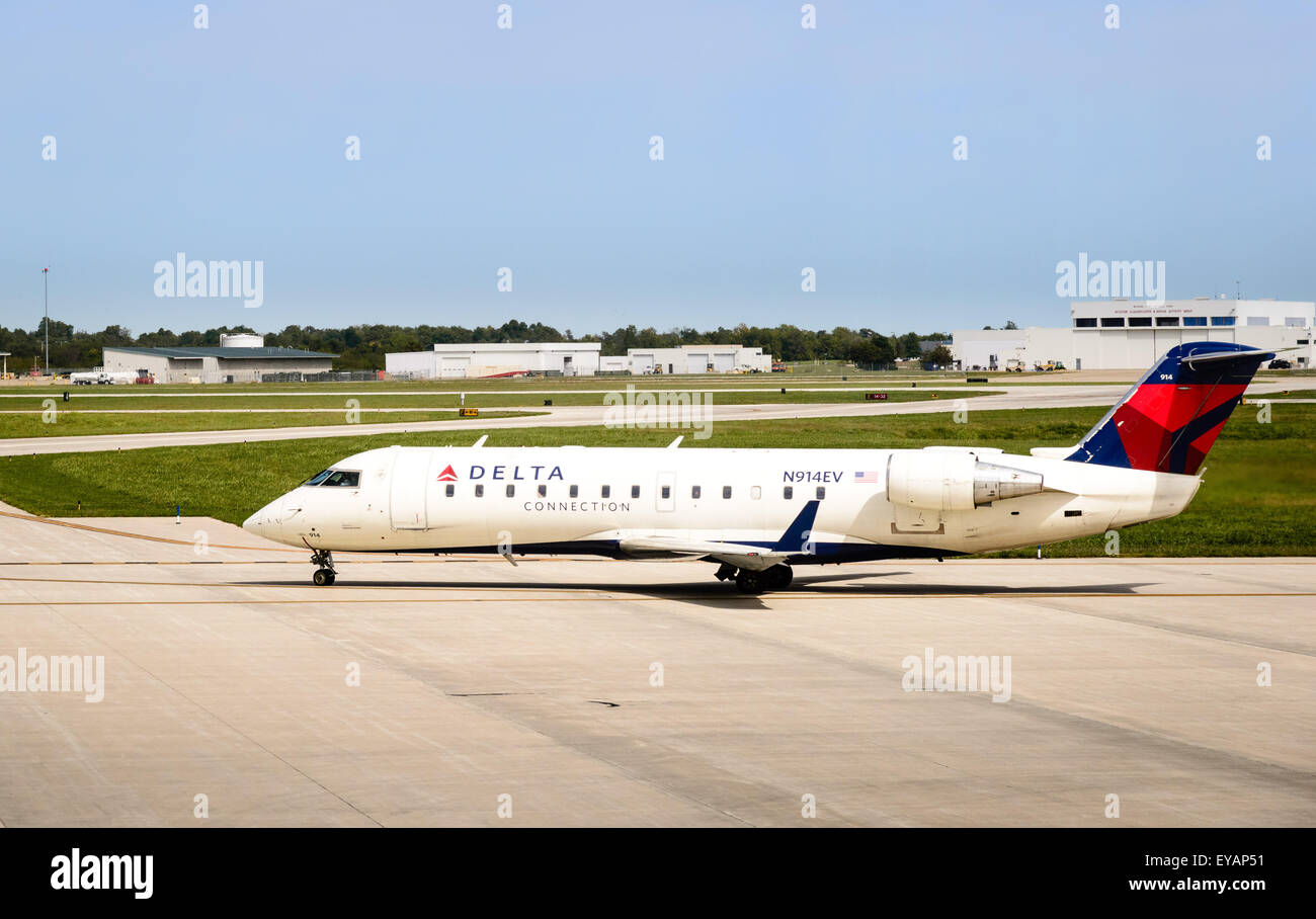 Delta-Verbindung (Expressjet Airlines) CRJ-200ER, Flughafen Springfield-Branson, Missouri Stockfoto