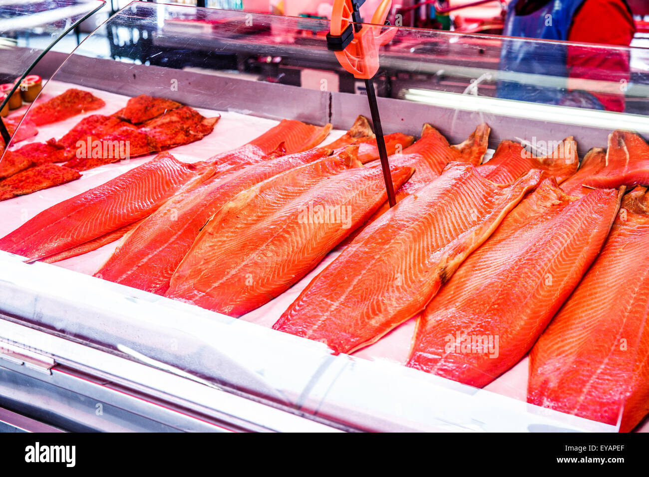 Samon Meeresfrüchte in den Regalen der Fischmarkt in Norwegen, Bergen Stockfoto
