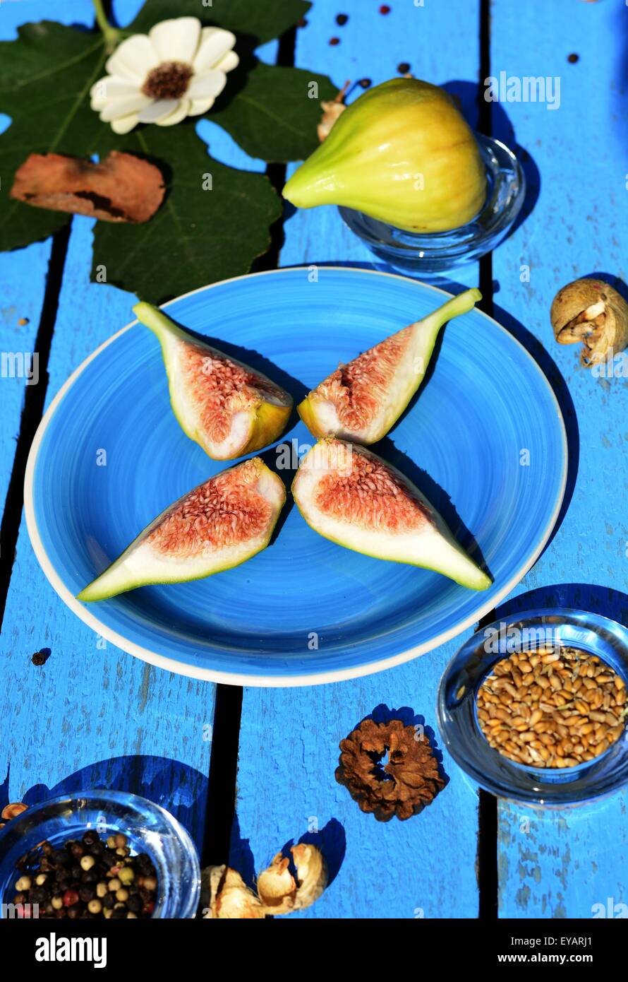 Stil Leben der Fig, Getreide und Platte Stockfoto