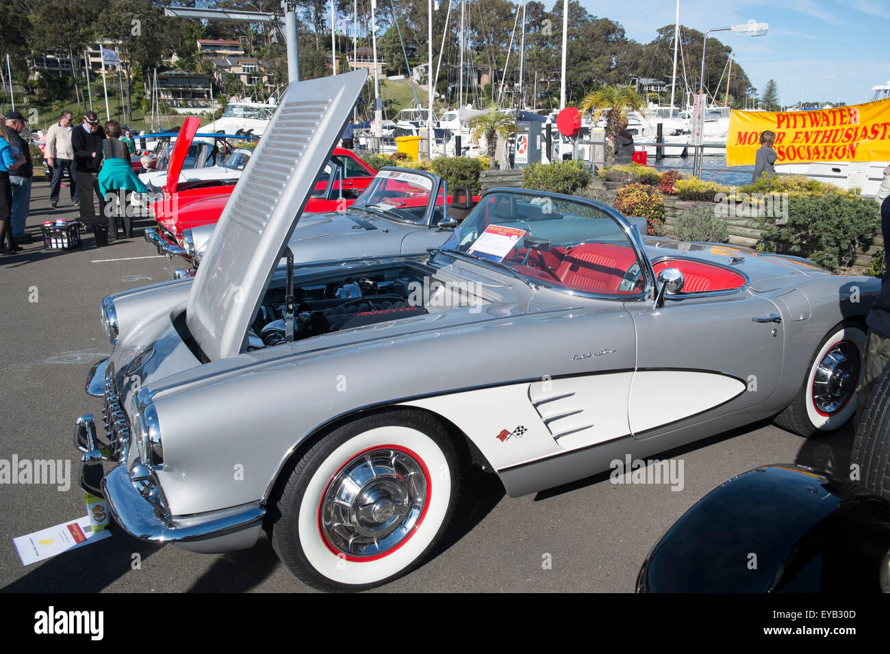 Sydney, Australien. 26. Juli 2015. Abgebildete 1958 Chevrolet Corvette Cabrio mit roter Lederausstattung. Bildnachweis: model10/Alamy Live-Nachrichten Stockfoto