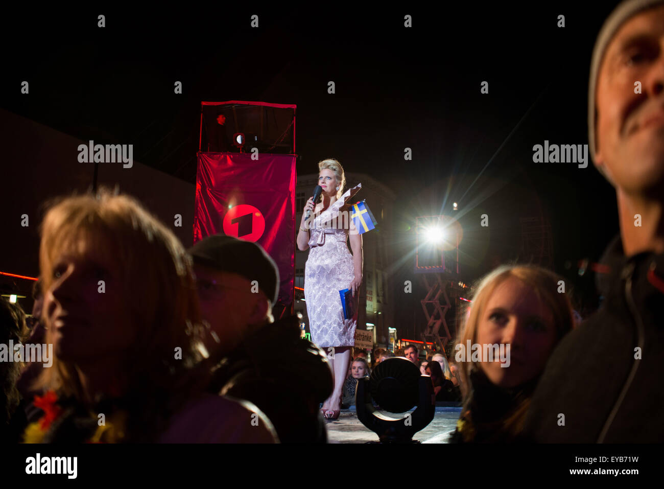 Deutschland feiert den Eurovision Song Contest 2015 am Spielbudenplatz in St. Pauli Featuring: Barbara Schoeneberger Where: Hamburg, Deutschland bei: 24. Mai 2015 Stockfoto