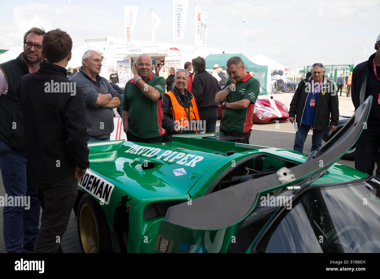 Silverstone im Vereinigten Königreich. 25. Juli 2015. Warten in der Pitts vor historischen Sportwagen F1A Masters Silverstone Classic 2015 den Welten größten klassischen Motorsport Rennen-Festival. Bildnachweis: Keith Larby/Alamy Live-Nachrichten Stockfoto