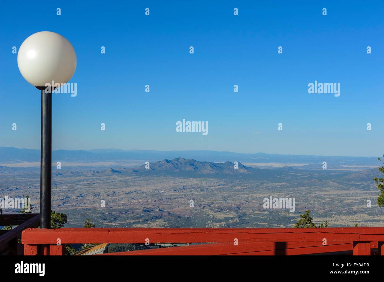 Blick von der Aussichtsplattform an der Spitze der Sandia Peak Tram. Albuquerque. New-Mexico. USA Stockfoto
