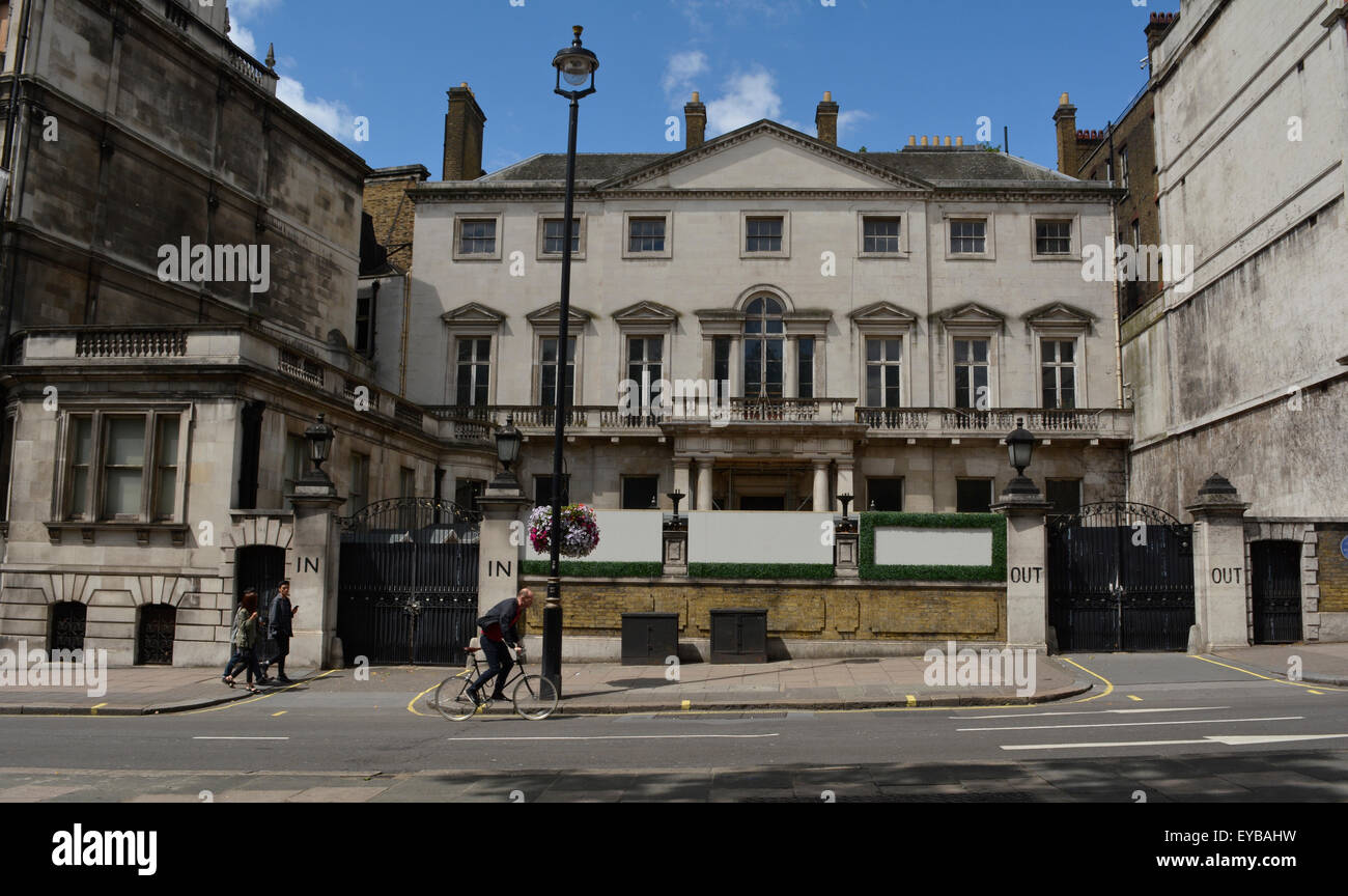 Cambridge Haus der ehemaligen In & Out (Naval and Military Club) in Str. Jamess Stockfoto