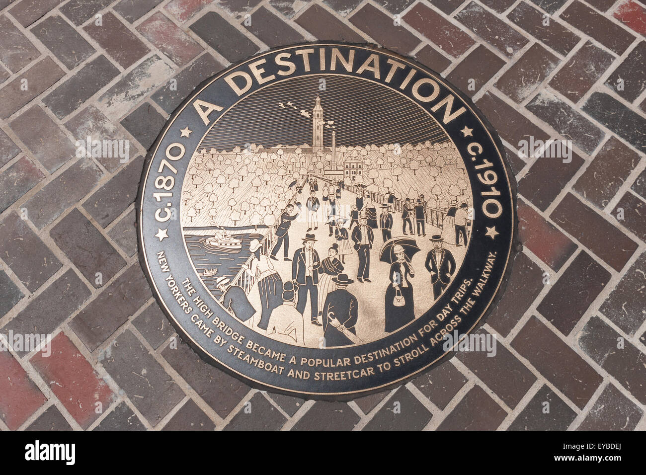 Bronze Medaille in den Gehweg der High Bridge verbindet Manhattan mit der Bronx über den Harlem River in New York City. Stockfoto