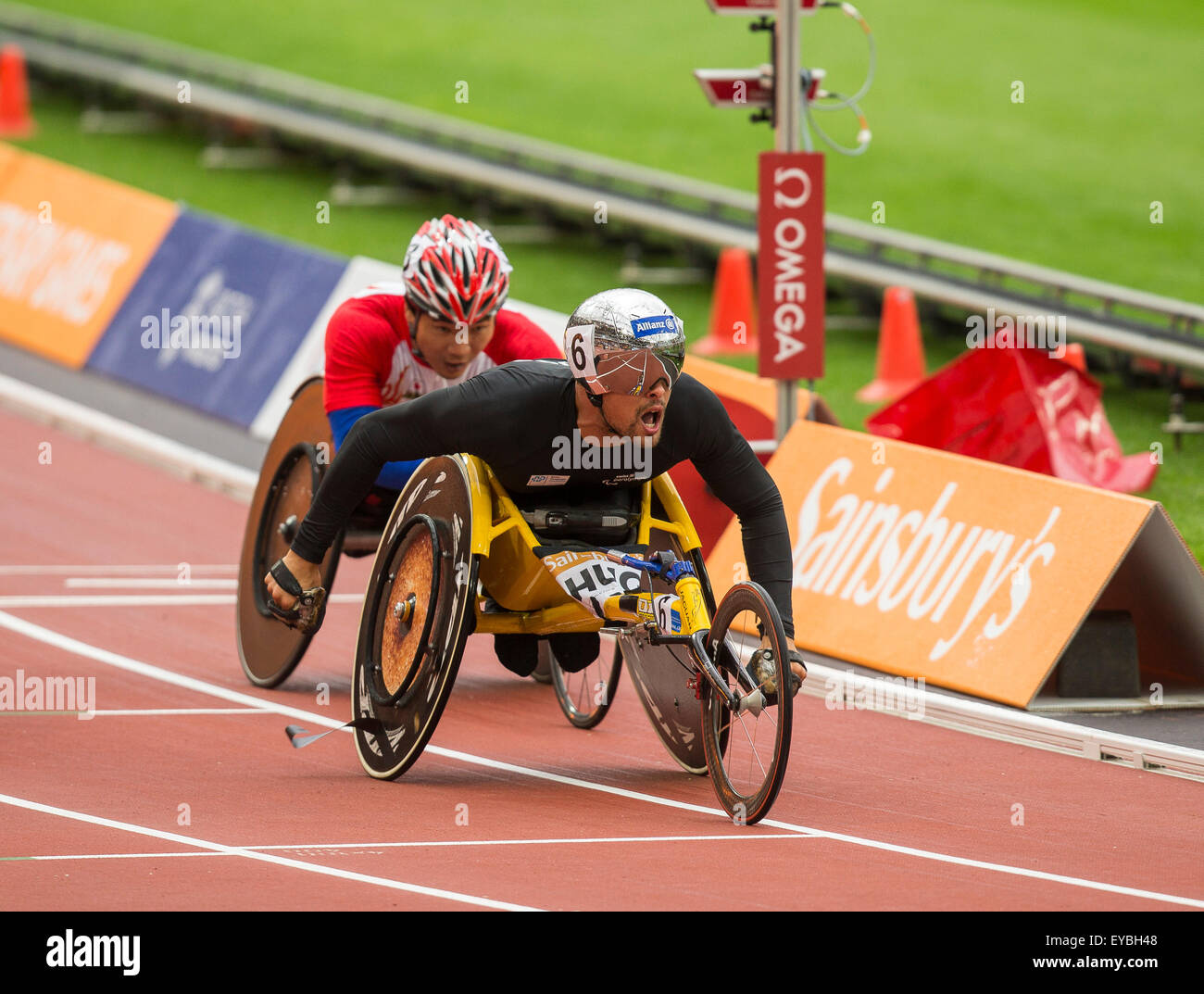 London, UK. 26. Juli 2015. Sainsbury Jubiläumsspiele. Sainsbury IPC Grand Prix Finale. Marcel Hug (SUI) kreuzt die Linie um die Männer 1500 m (T54) Rennen zu gewinnen. © Aktion Plus Sport/Alamy Live-Nachrichten Stockfoto