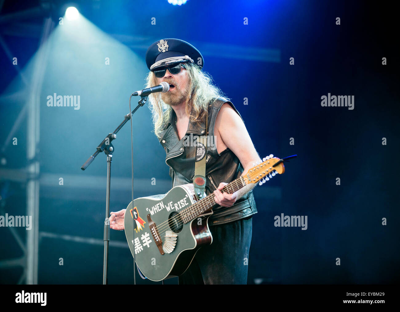 Julian Cope führt auf der Hauptbühne am The Weidenmanns Festival in Dundrennan am 24. Juli 2015 in Dumfries, Schottland Stockfoto