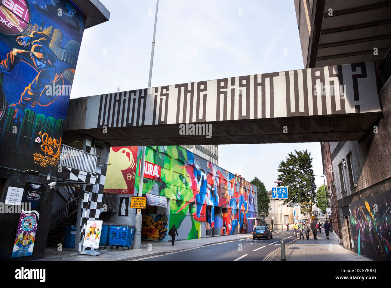 Siehe Nr. böse 2012 Graffiti Kunstwerke in Bristol, UK - SatOne, L'Atlas und Mear One Stockfoto