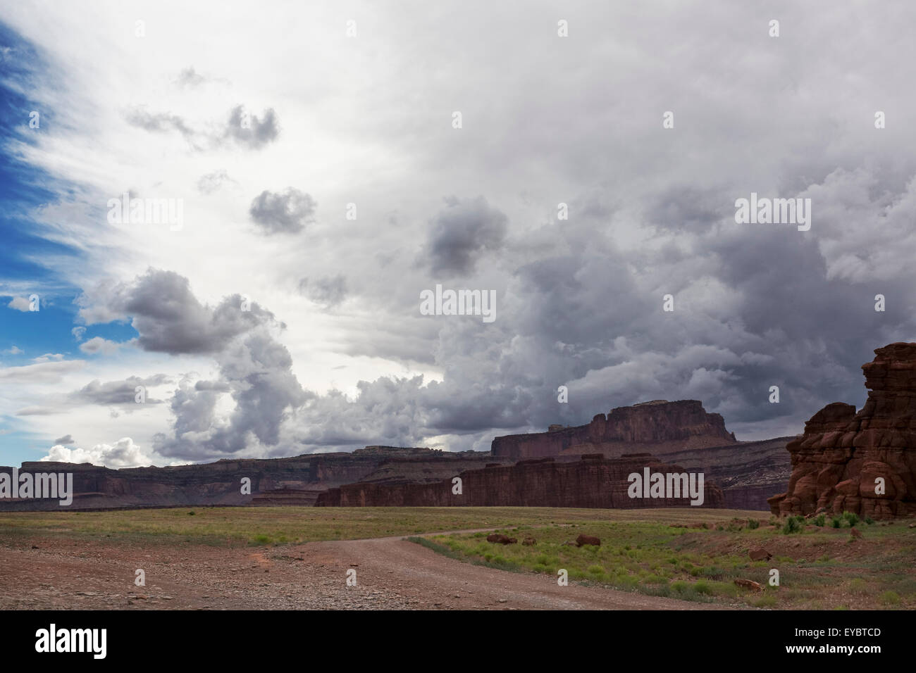 Stürmischer Himmel über Moab, Utah Stockfoto