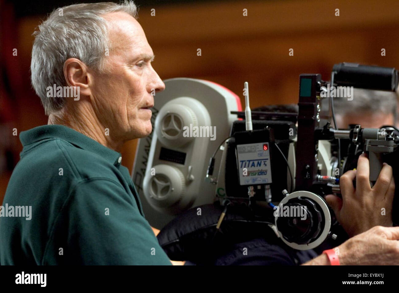 Million Dollar Baby ist ein 2004 American Sports Drama Film unter der Regie, Co-produziert und erzielte von Clint Eastwood und starring Eastwood, Hilary Swank und Morgan Freeman.  Dieses Foto ist nur zu redaktionellen Zwecken und unterliegen dem Copyright von der Filmgesellschaft und/oder der Fotograf von dem Film oder der Firma zugeordnet und kann nur durch Veröffentlichungen im Zusammenhang mit der Förderung der oben genannten Film reproduziert werden. Eine obligatorische Gutschrift auf die Filmgesellschaft ist erforderlich. Der Fotograf sollte auch angerechnet werden, wenn bekannt. Stockfoto