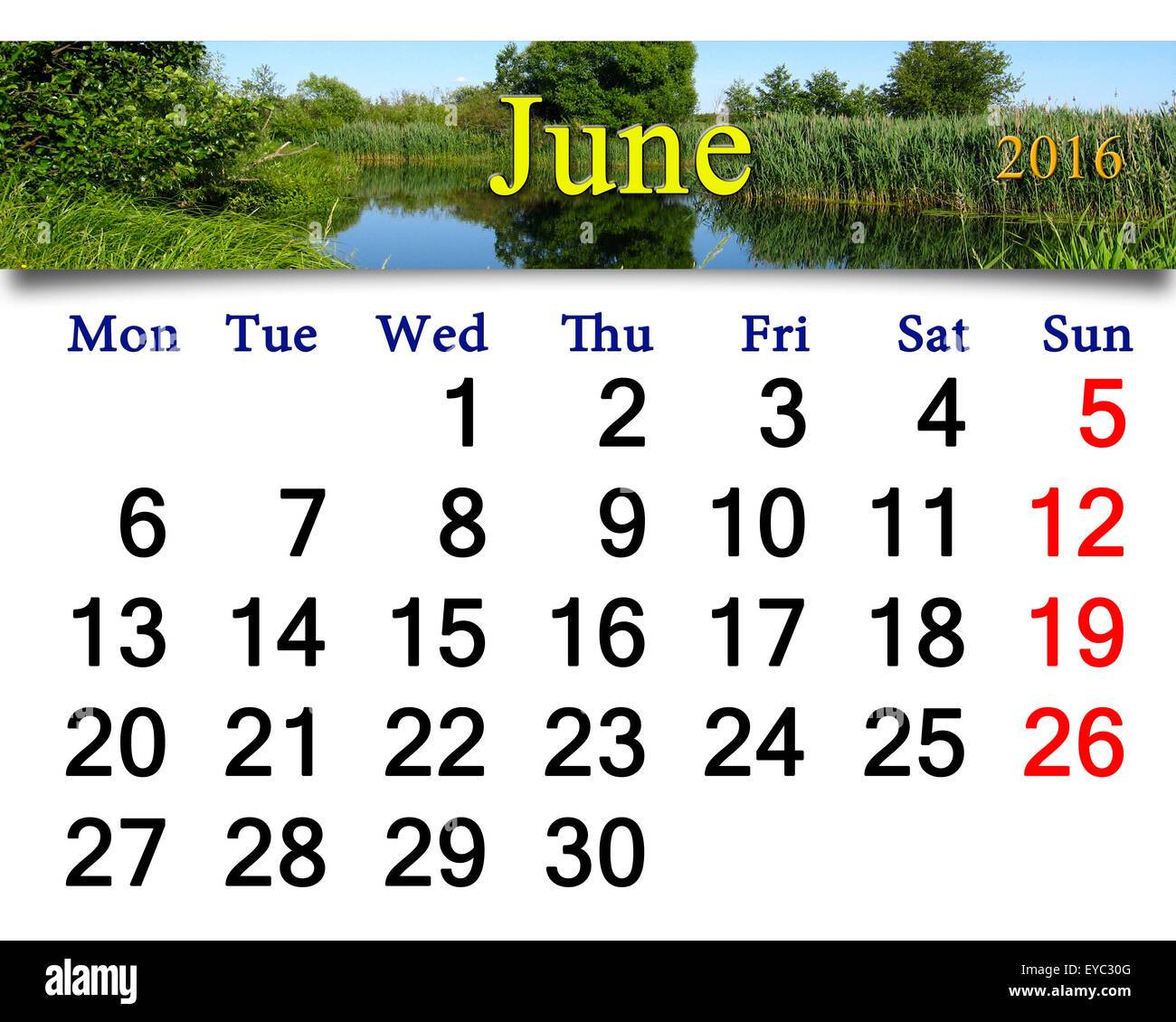Kalender für Juli 2016 auf dem Hintergrund des Sommers mit See Stockfoto