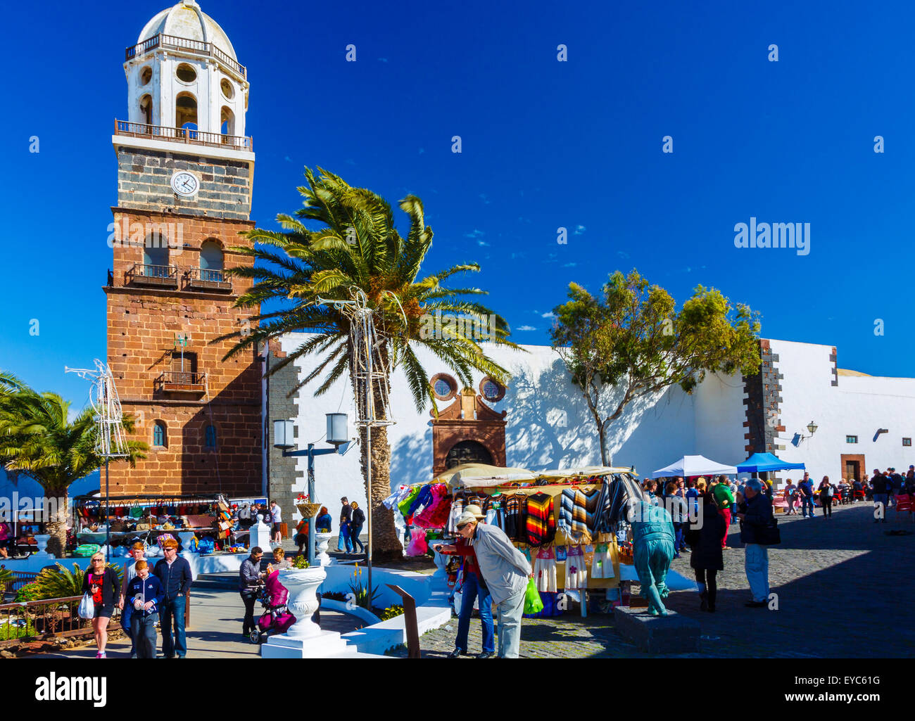 Markt und Kirche Nuestra Señora de Guadalupe. Teguise. Lanzarote, Kanarische Inseln, Spanien, Europa. Stockfoto