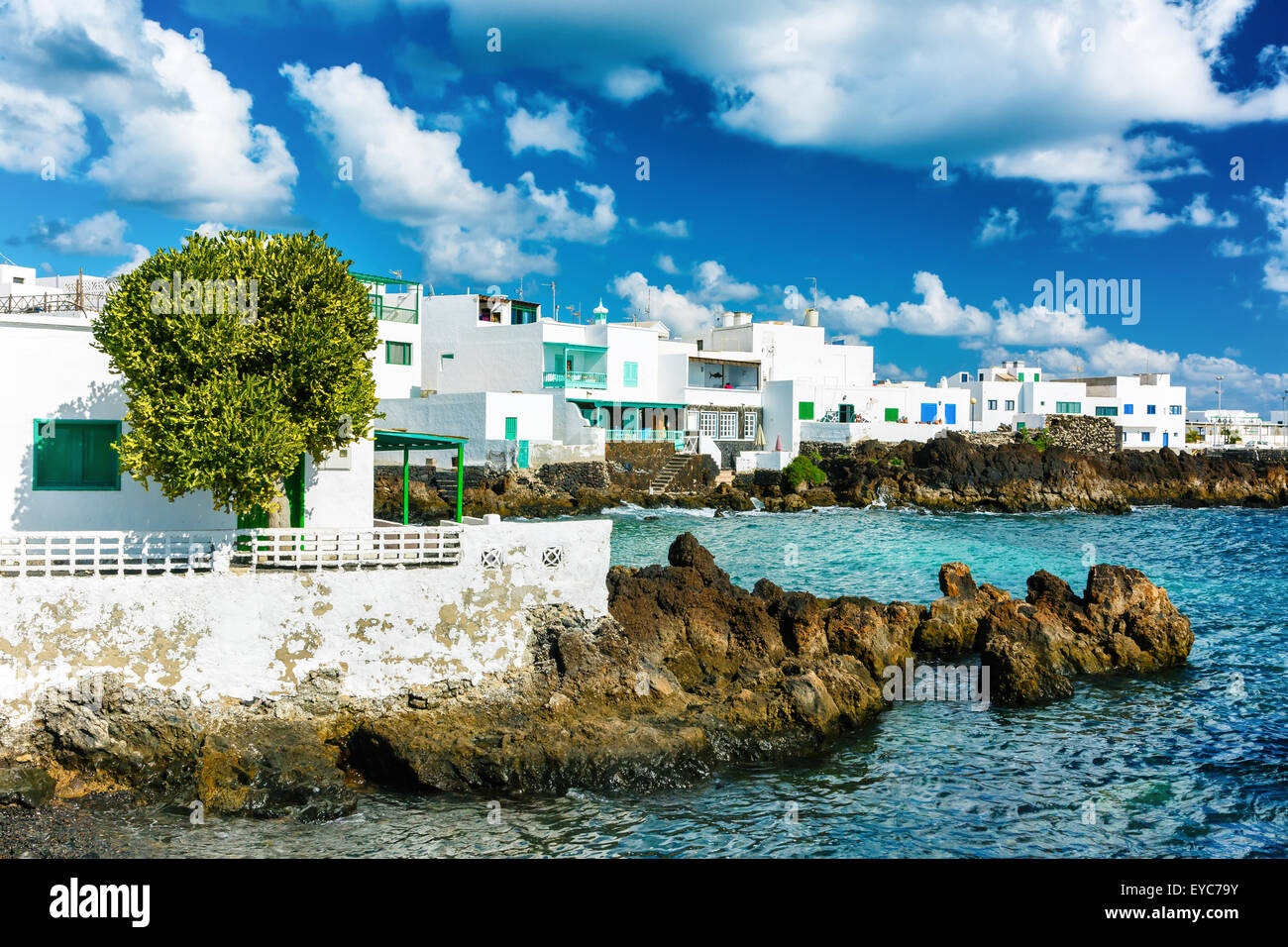 Mit Stadtblick. Punta Mujeres, Haria. Lanzarote, Kanarische Inseln, Spanien, Europa. Stockfoto