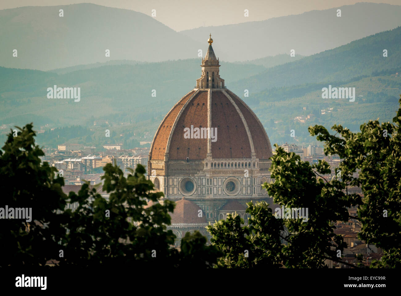 Kuppel der Kathedrale von Florenz, aufgenommen von San Miniato al Monte. Florenz, Italien. Stockfoto