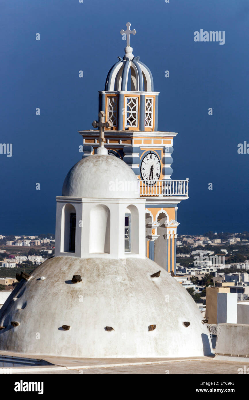 Katholische Kathedrale Tower, Thira Santorini, Kykladen, griechische Inseln, Griechenland, Europa Stockfoto