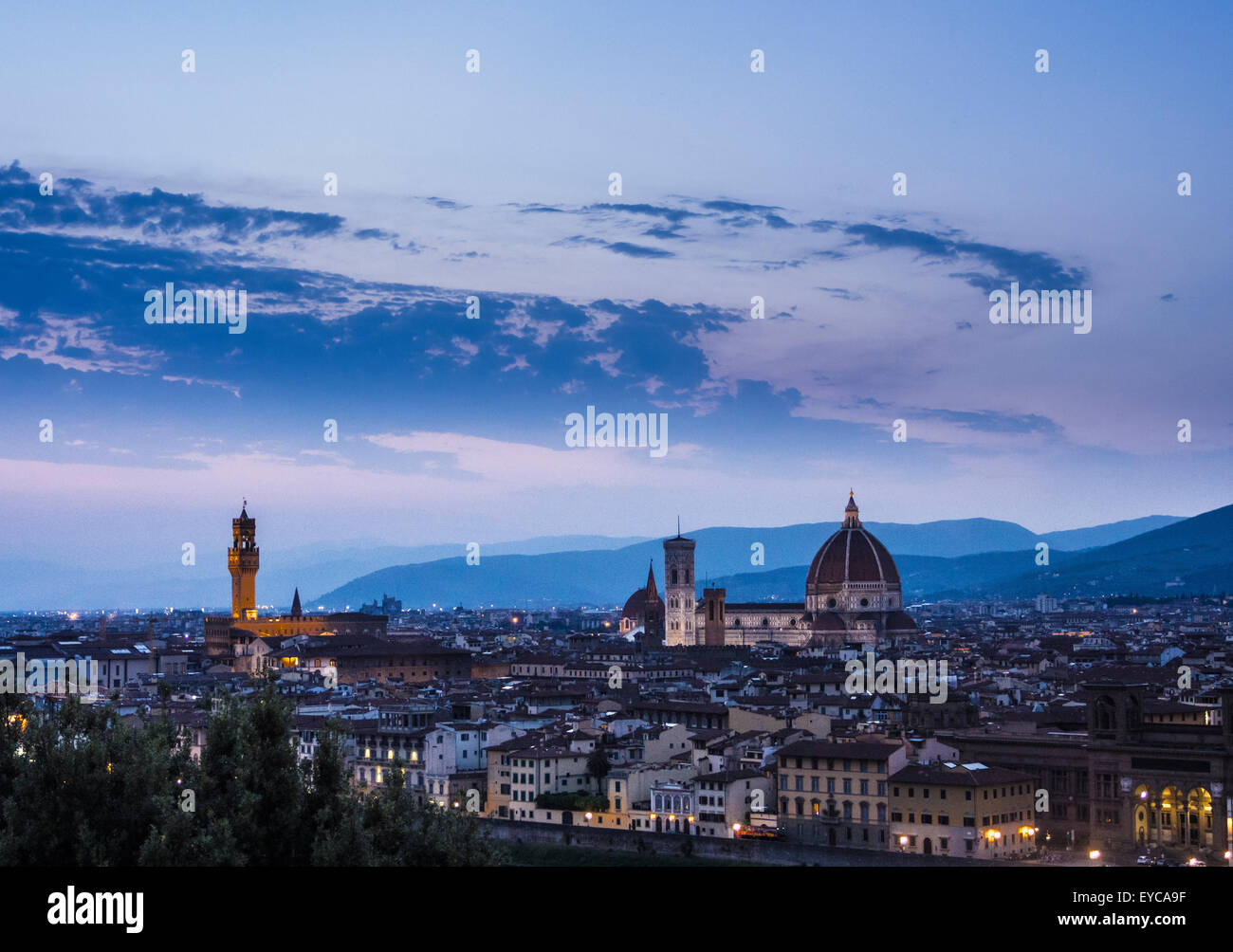 façade d' von der Kathedrale von Florenz in der Abenddämmerung. Florenz, Italien. Stockfoto