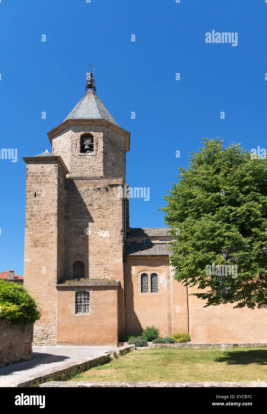 Die katholische Kirche Saint-Pierre de Nant, Aveyron, Midi-Pyrénées, Frankreich, Europa Stockfoto