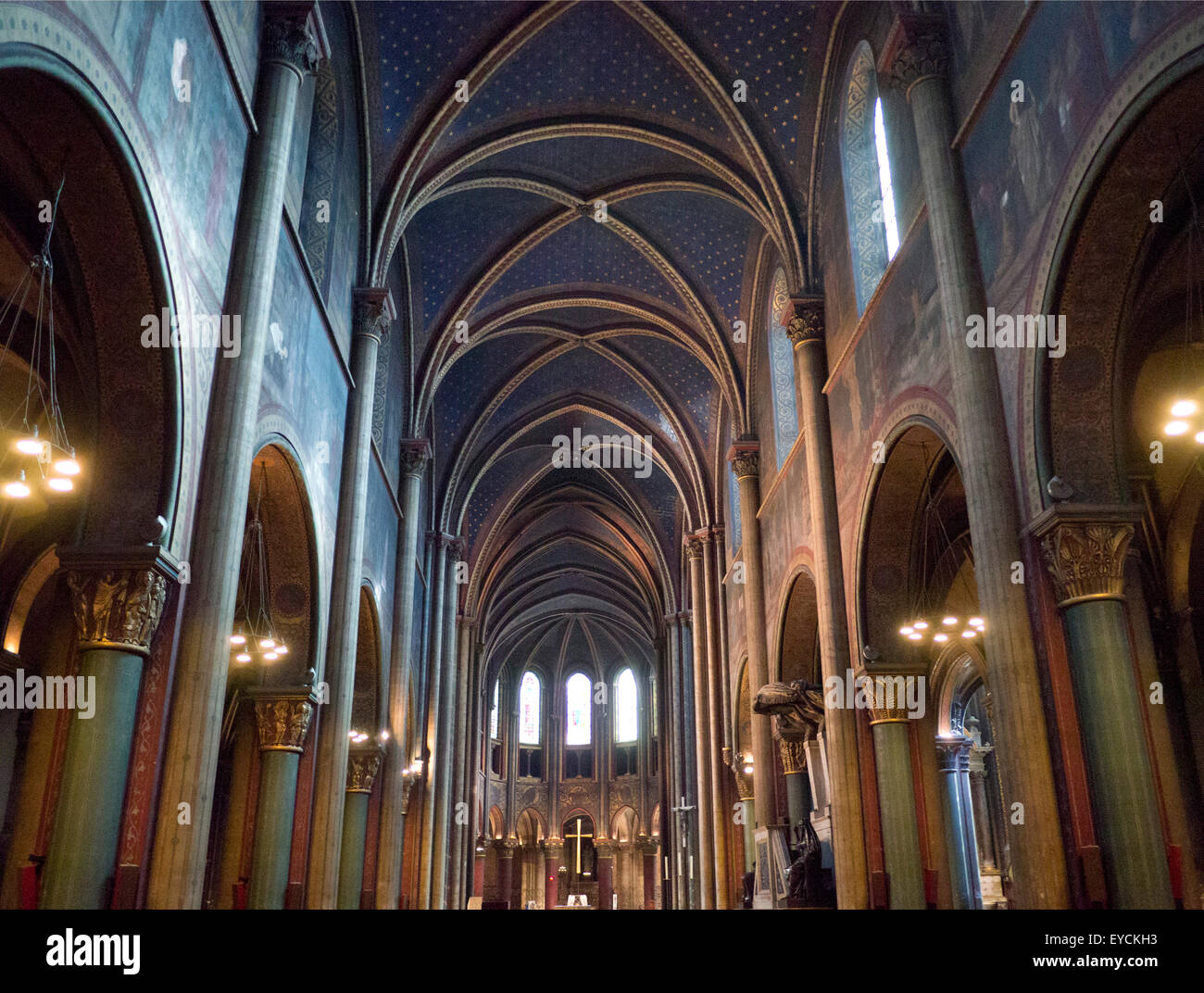 Paris, schöne "Stadt des Lichts", ist in der Region Île-de-France und hat eine Bevölkerung von 6,5 Millionen Menschen. Église oder Abtei von Saint-Germain-des-Prés Stockfoto