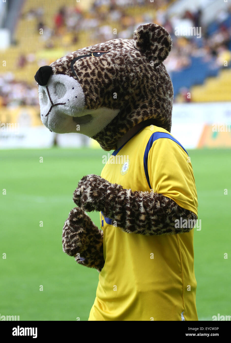 Teplice Tschechische Republik 18 Juli 2015 Fc Teplice Maskottchen Wahrend Der Freundliche Fussball Match Fk Teplice Vs Dynamo Dresden In Teplice Tschechische Republik 18 Juli 2015 C Ondrej Hajek Ctk Foto Alamy Live Nachrichten Stockfotografie