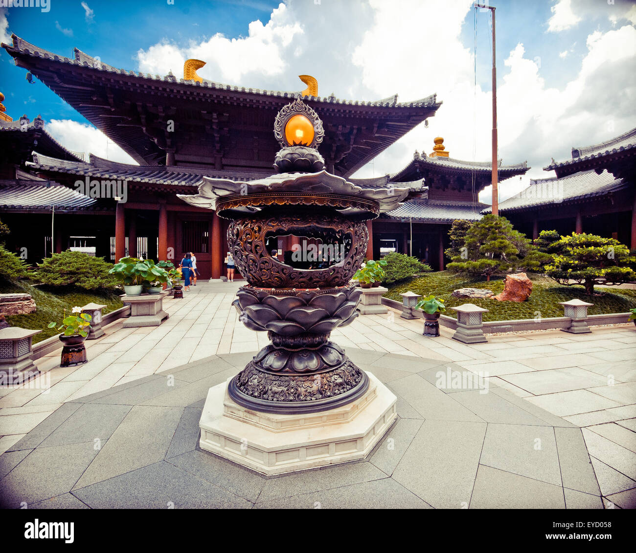 Pagode in einem buddhistischen Kloster in Hong Kong. Stockfoto