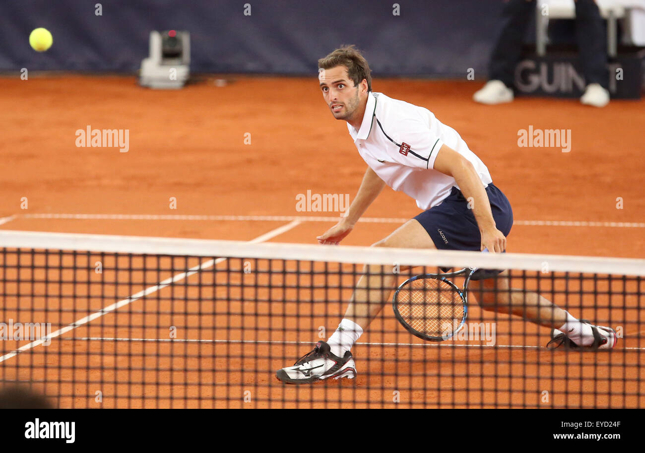 Hamburg, Deutschland. 27. Juli 2015. Albert Ramos-Vinolas von Spanien in Aktion in seinem ersten Vorrundenspiel gegen Nicolas Almagro Spaniens bei der ATP-Tennisturnier in Hamburg, Deutschland, 27. Juli 2015. Bildnachweis: Dpa picture Alliance/Alamy Live News Stockfoto