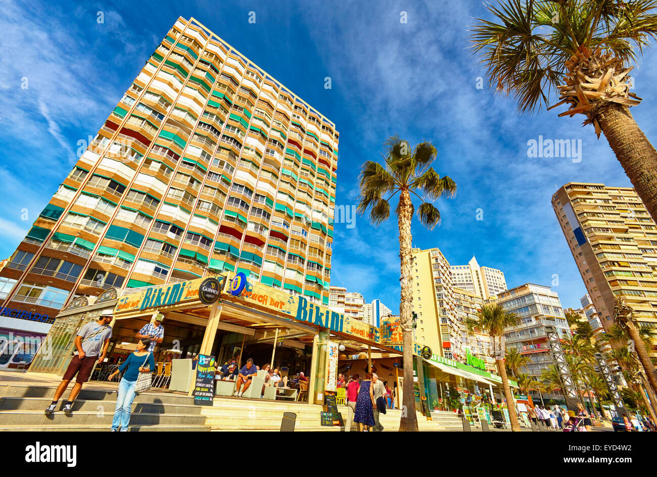 Leben auf der Straße an der Küste. Benidorm. Alicante. Valencia Community. Spanien Stockfoto