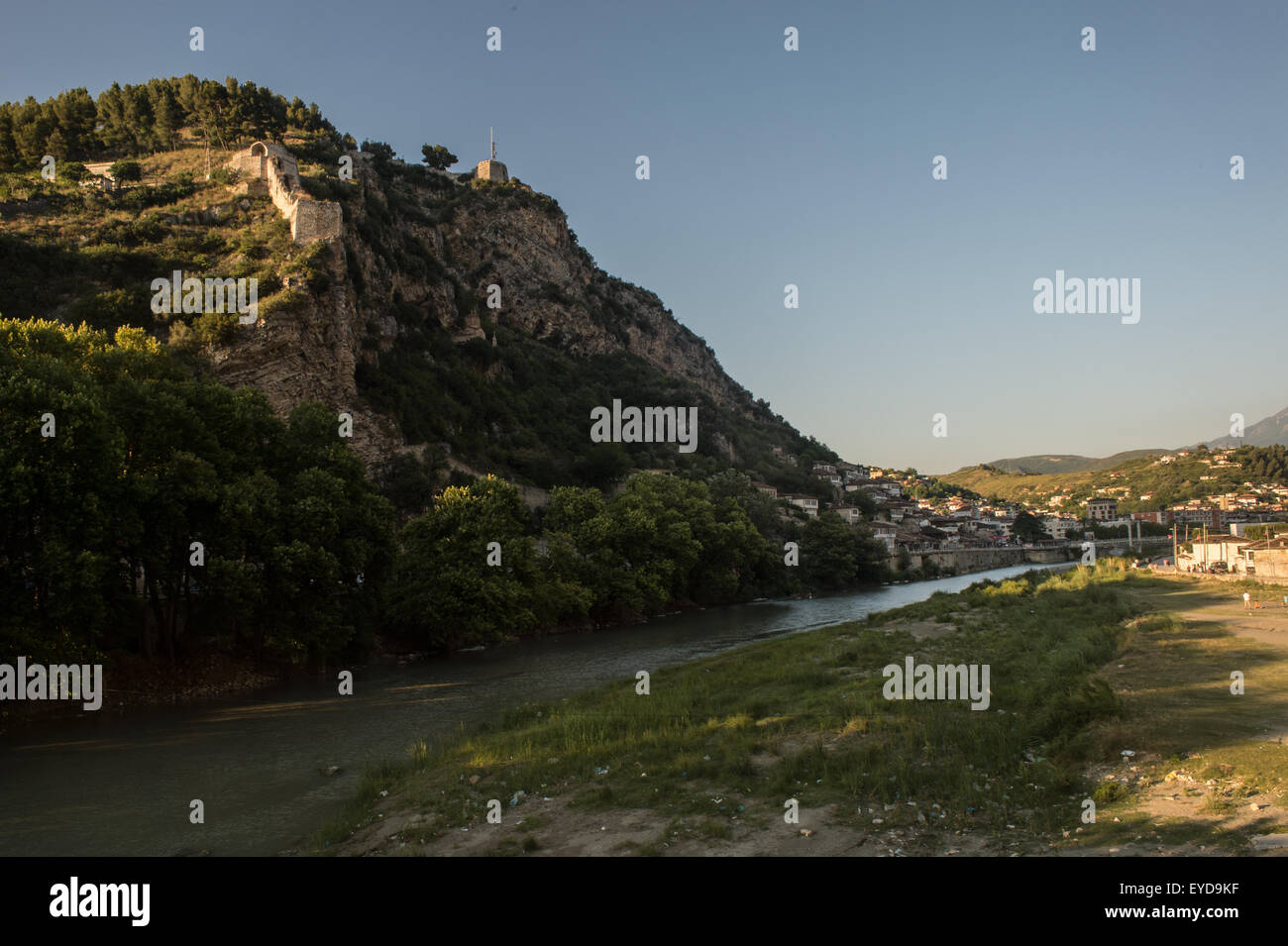Fluss Osum, UNESCO-Weltkulturerbe, Berat, Albanien Stockfoto
