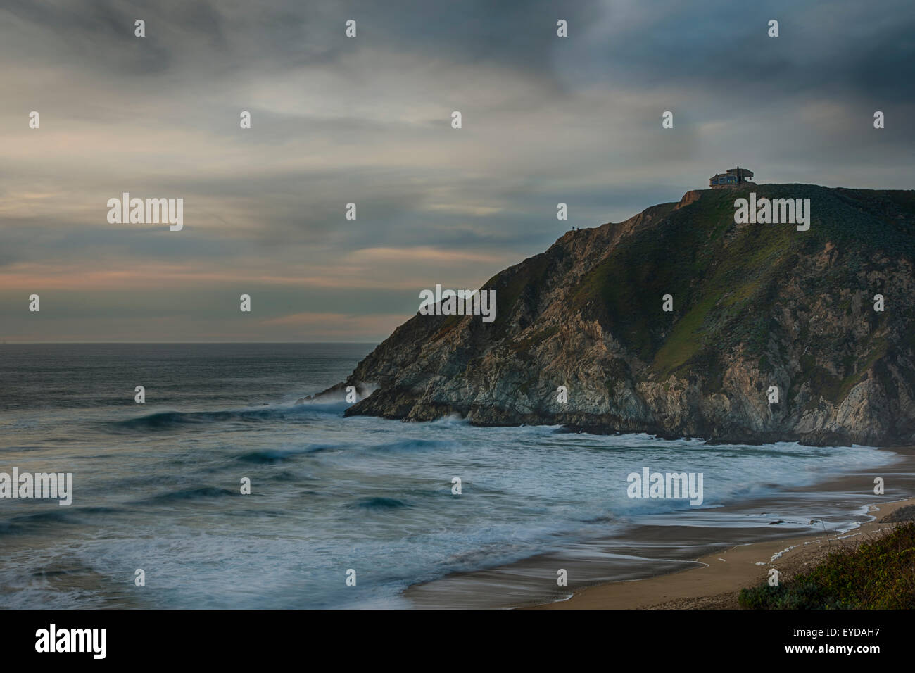 Der Strand von Gray Whale Cove in Kalifornien Stockfoto