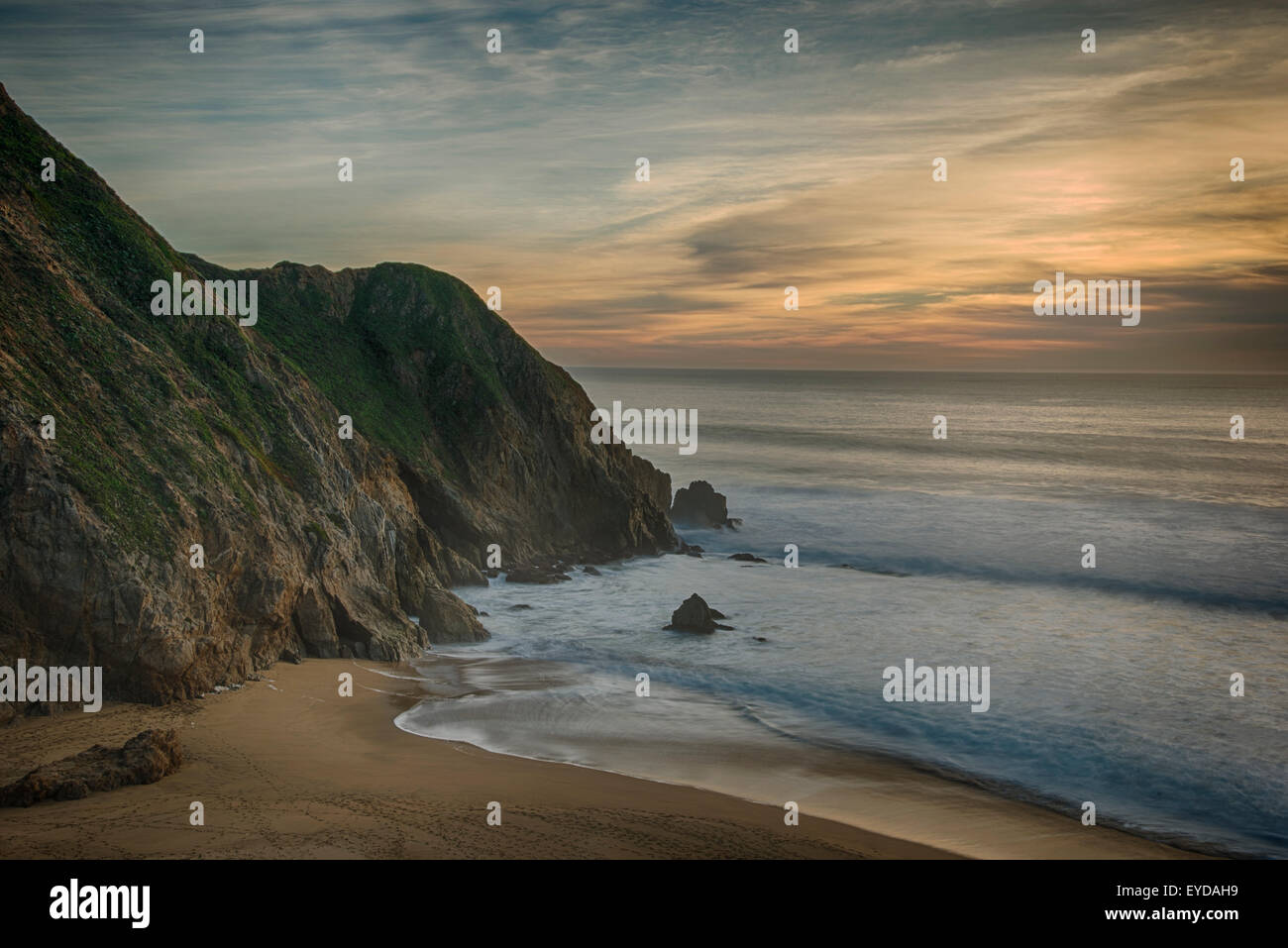 Der Strand von Gray Whale Cove in Kalifornien Stockfoto