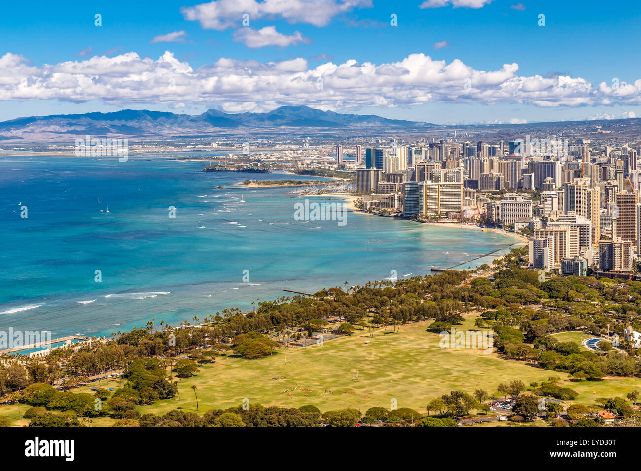 Blick auf Waikiki Beach und Honolulu Skyline von Diamond Head Stockfoto