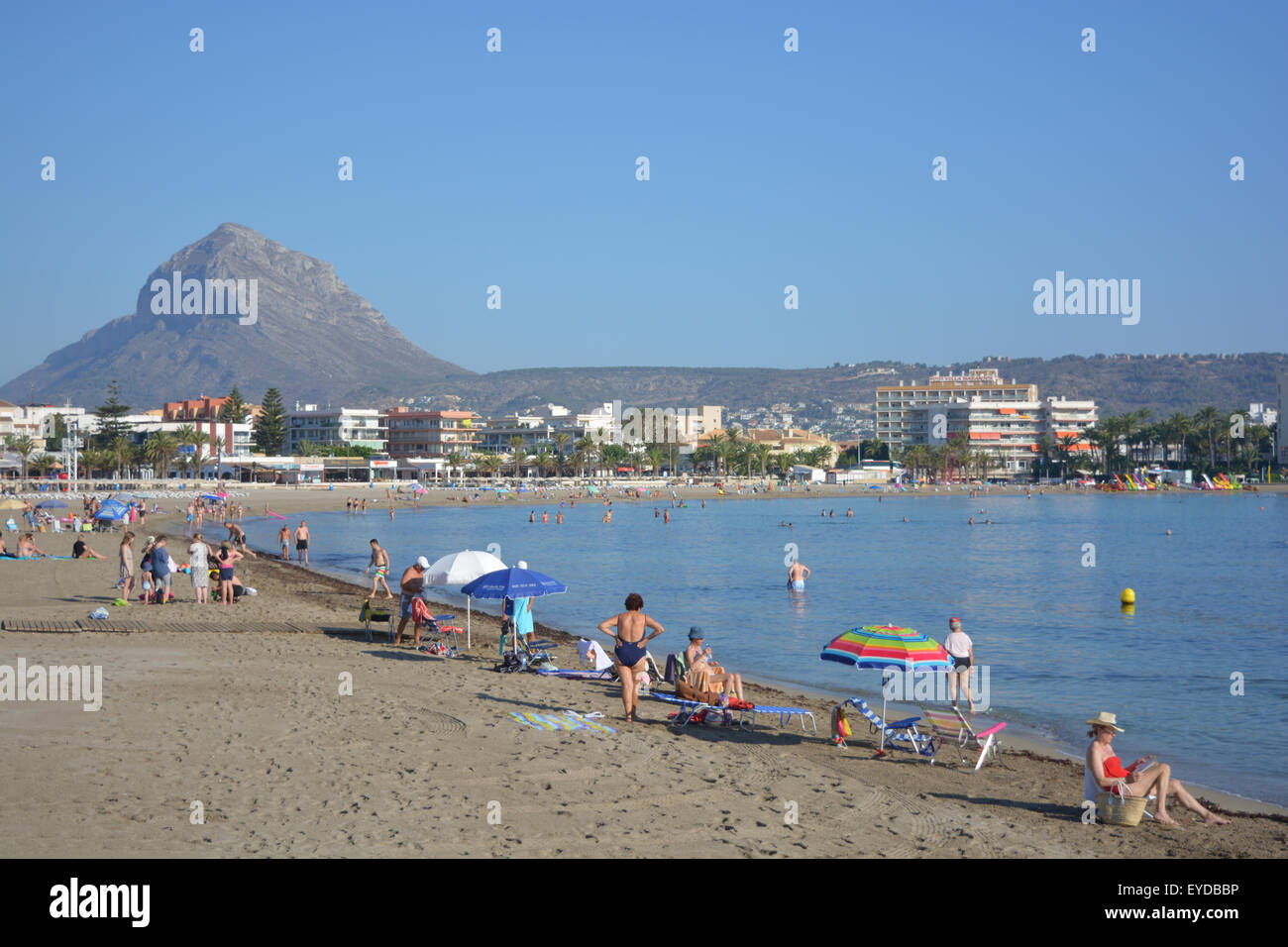 Am frühen Morgen Szene am Arenal Strand von Javea / Xabia an der Costa Blanca, Provinz Alicante, Spanien Stockfoto