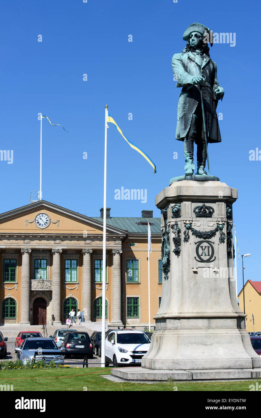 Rathaus und Denkmal KarlXI am Stortorget in Karlskrona, Provinz Blekinge, Schweden Stockfoto
